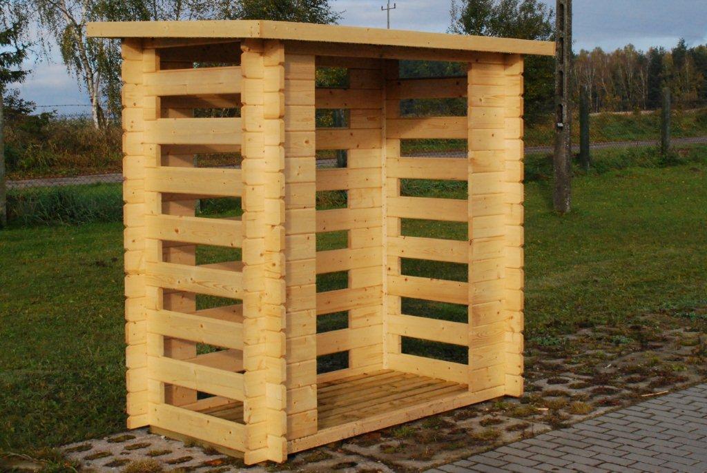 Free-standing woodshed